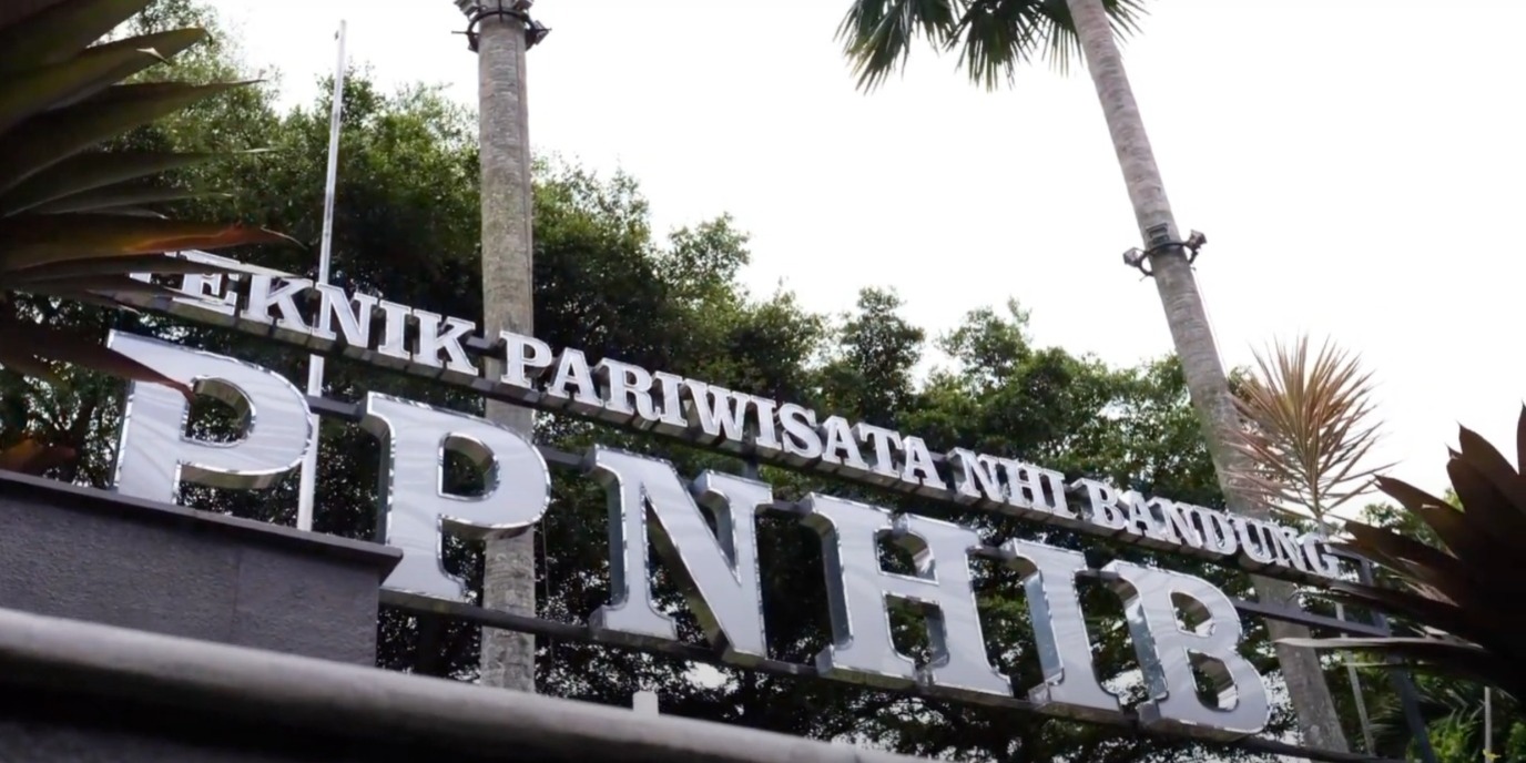 sekolah tinggi pariwisata bandung