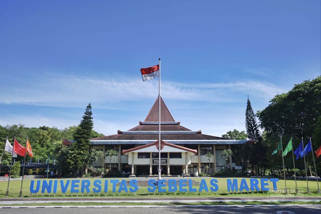 universitas di jawa tengah