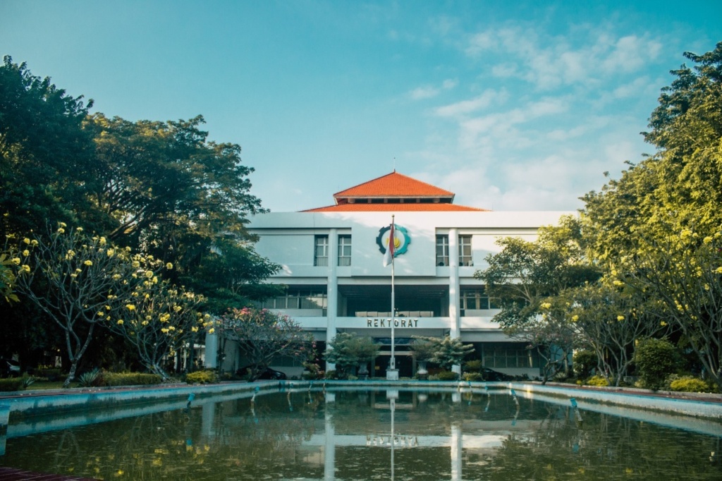 ITS Universitas di Jawa Timur